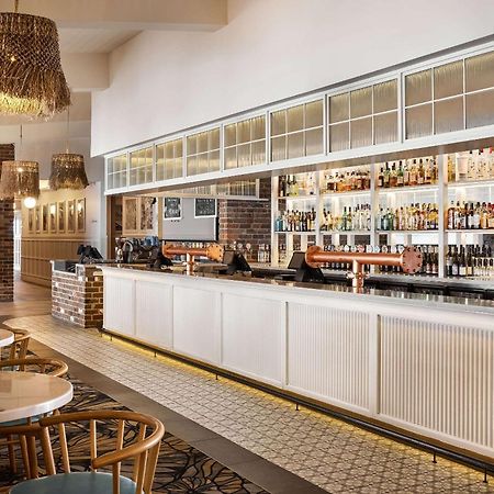 The Beachcomber Hotel & Resort, Ascend Hotel Collection Тукли Екстериор снимка The bar at the River Cottage Cafe