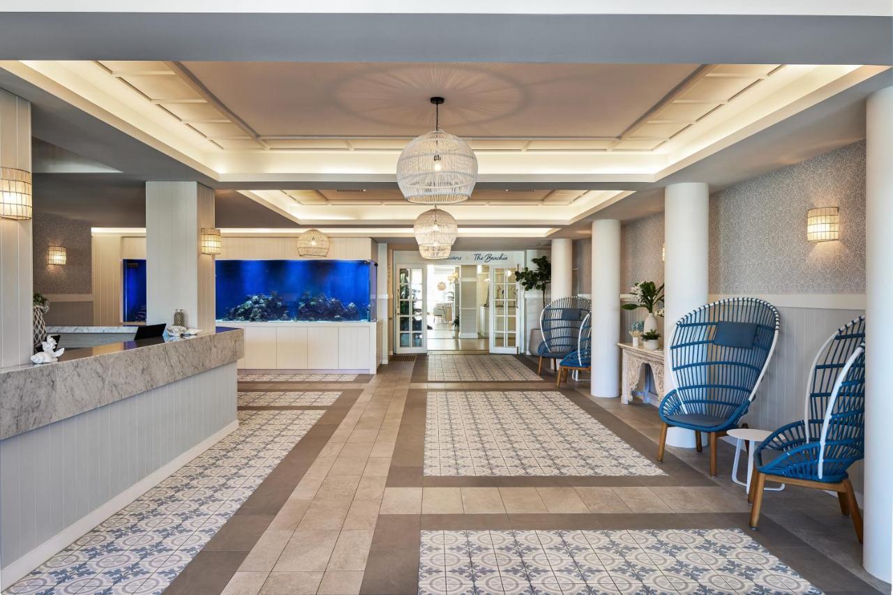 The Beachcomber Hotel & Resort, Ascend Hotel Collection Тукли Екстериор снимка The lobby of the Ocean Club