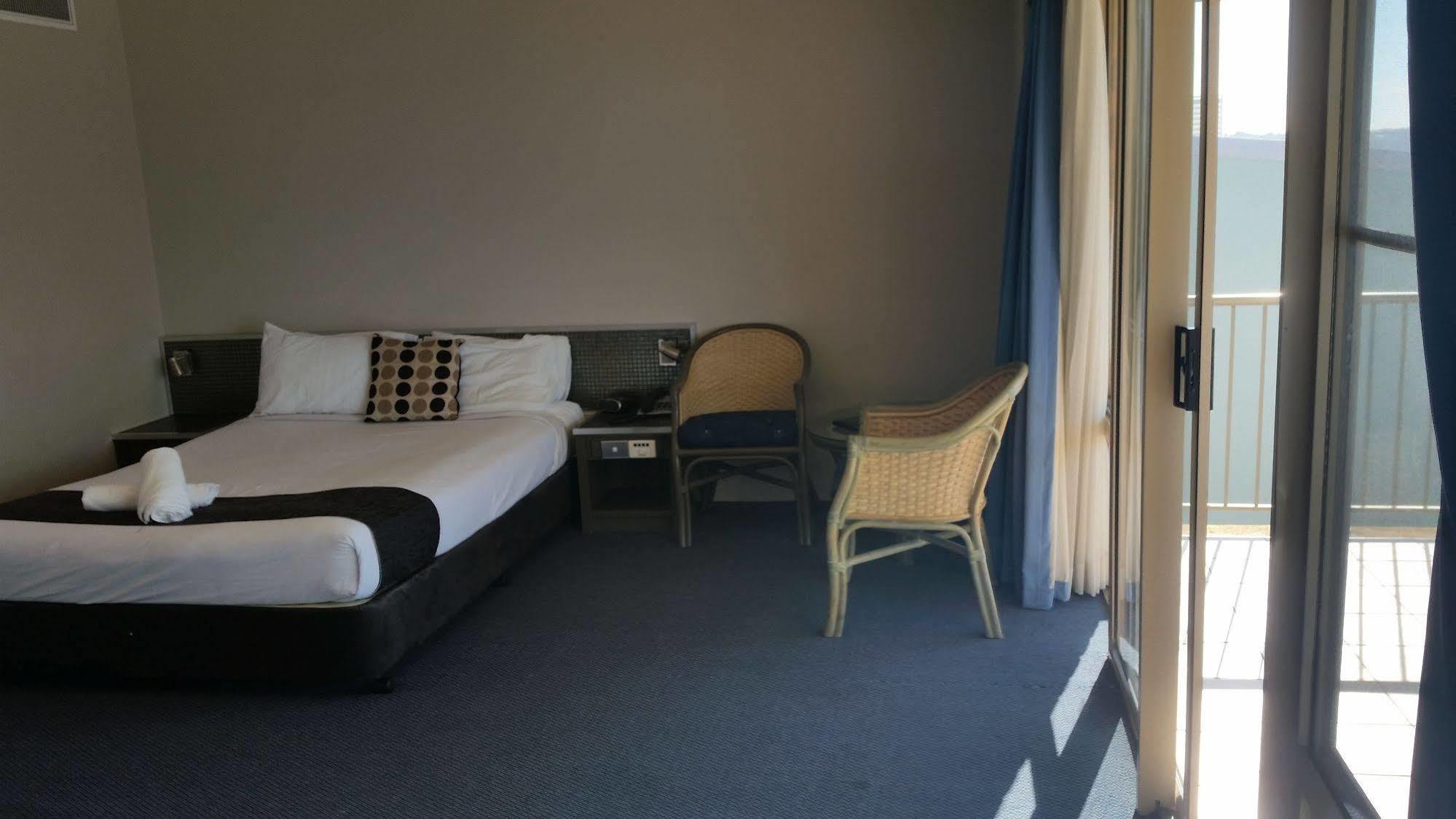 The Beachcomber Hotel & Resort, Ascend Hotel Collection Тукли Екстериор снимка A room at the hotel
